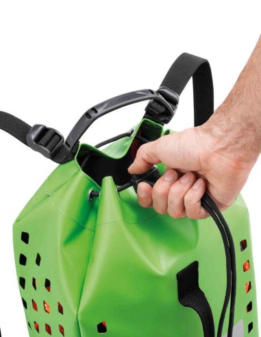 Petates barrancos y espeleo Petzl Yara Club 15 L